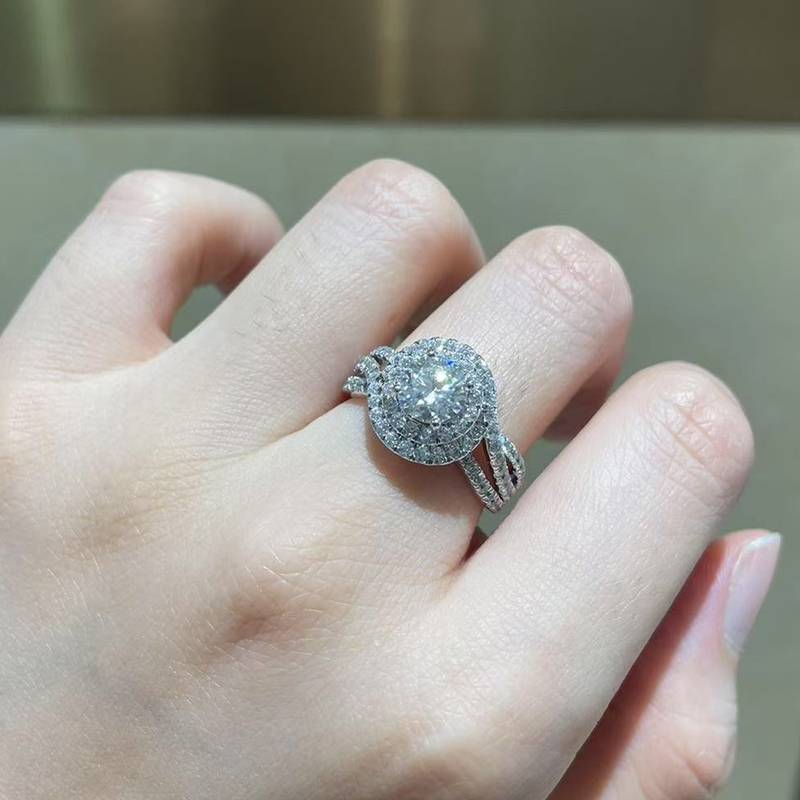 豪华圆包Women's RingS925银镀白金Women's Ring定制选款主石Moissanite1.0ct/副石高碳钻